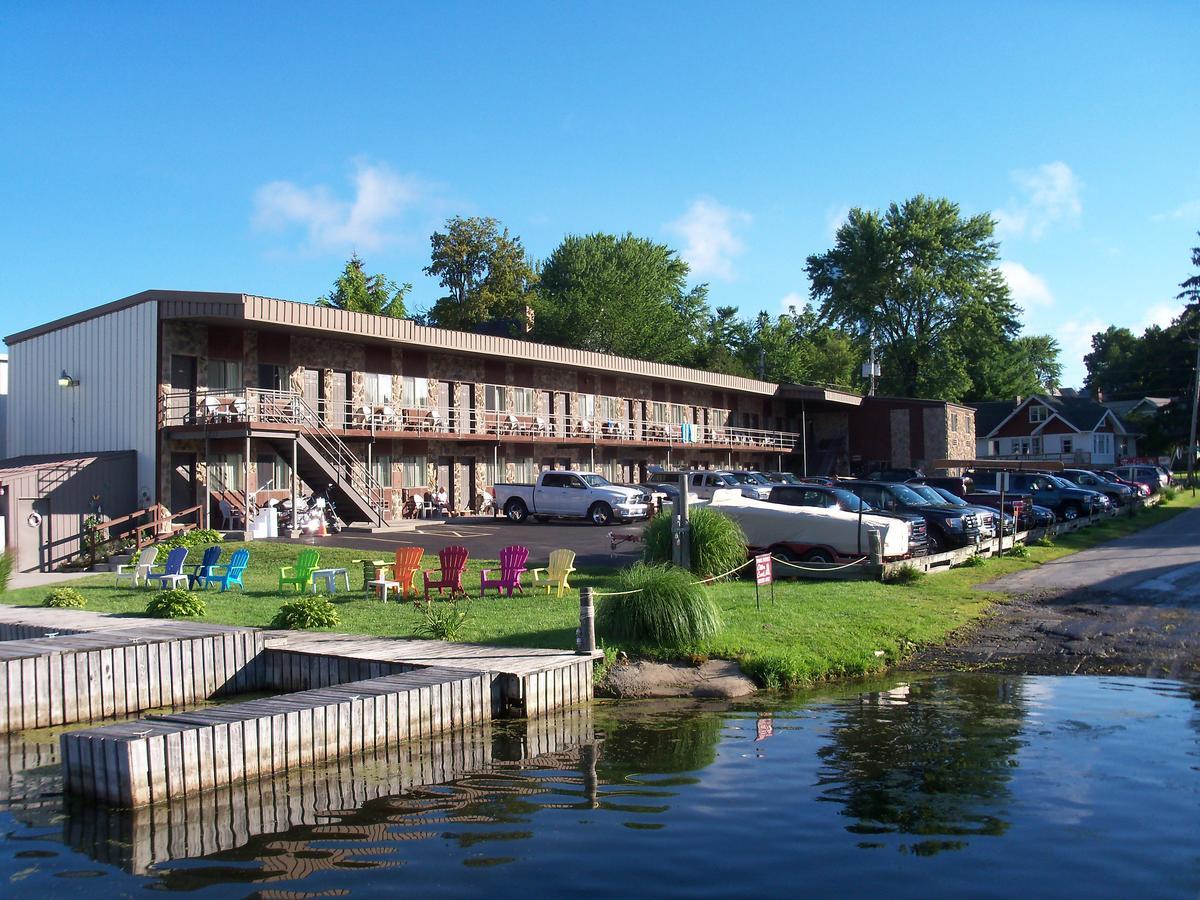 Otter Creek Inn Alexandria Bay Exterior photo